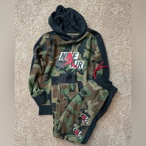 Nike Air Jordan Boys’ Sportswear Set, Sz L (Boys)